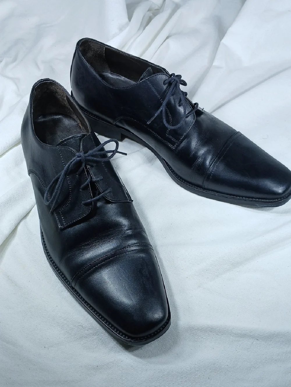 To Boot New York Black leather cap toe Oxford (Adam Derrick)